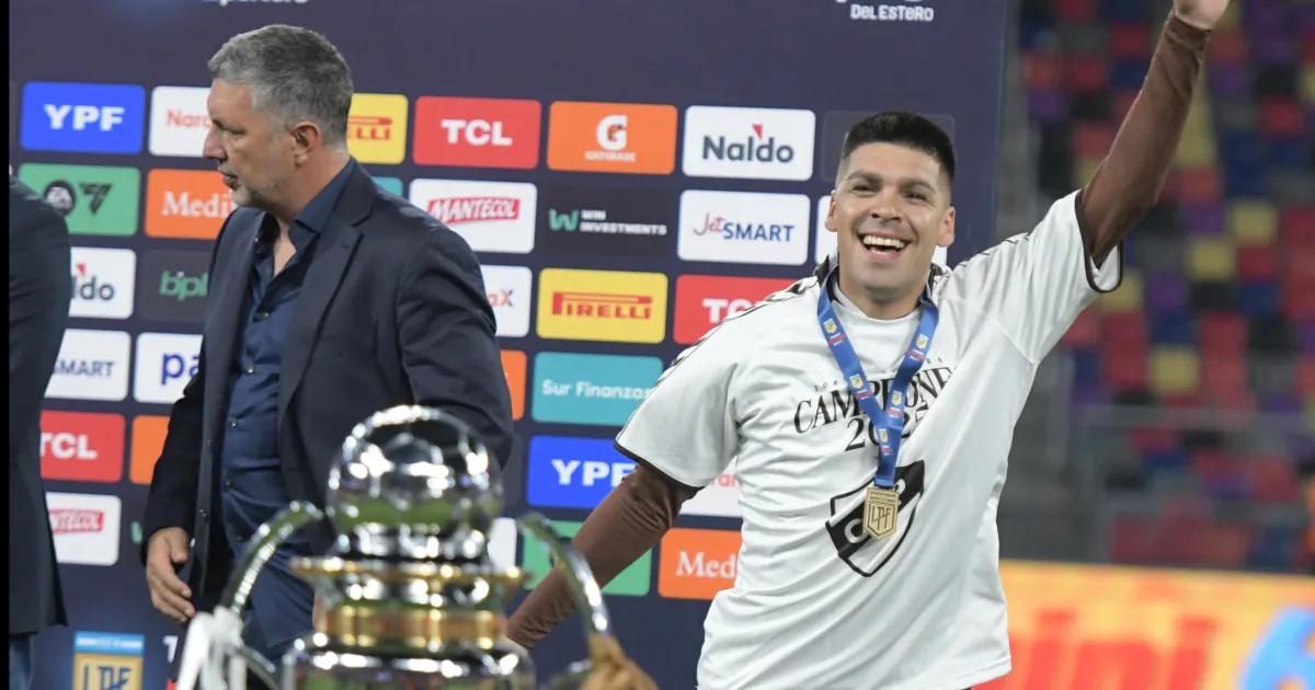 Fernando Juárez campeón con Platense